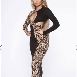 Fashion nova maxi- midi Cut out dress size L black and animal print